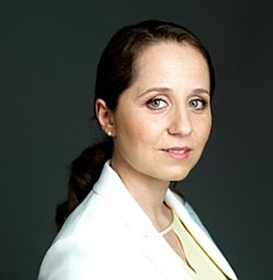 High-Performance Virtual Reality Volume Rendering of Original Optical ...